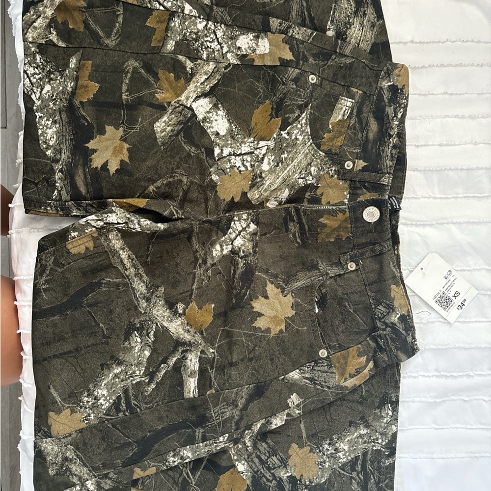 Forever 21 Camouflage Leaf Print Jeans